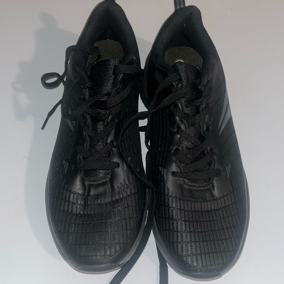 3/$10 Men’s Crane sneakers 10.5 - Picture 1 of 5